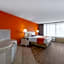 Howard Johnson by Wyndham Salem Hotel & Conference Center