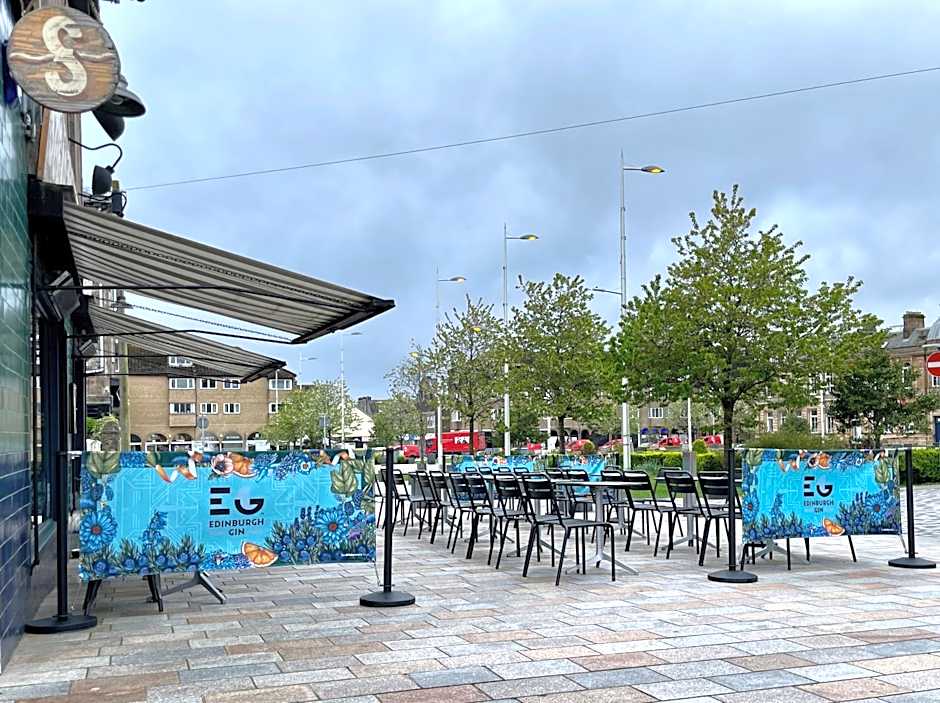 Rooms Above Sugar Boat