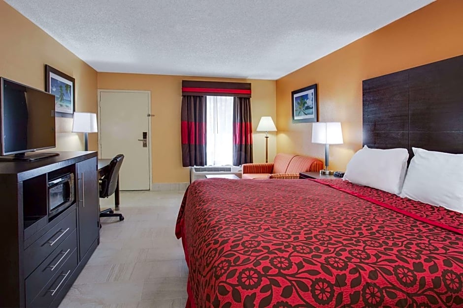 Days Inn by Wyndham Sarasota Bay