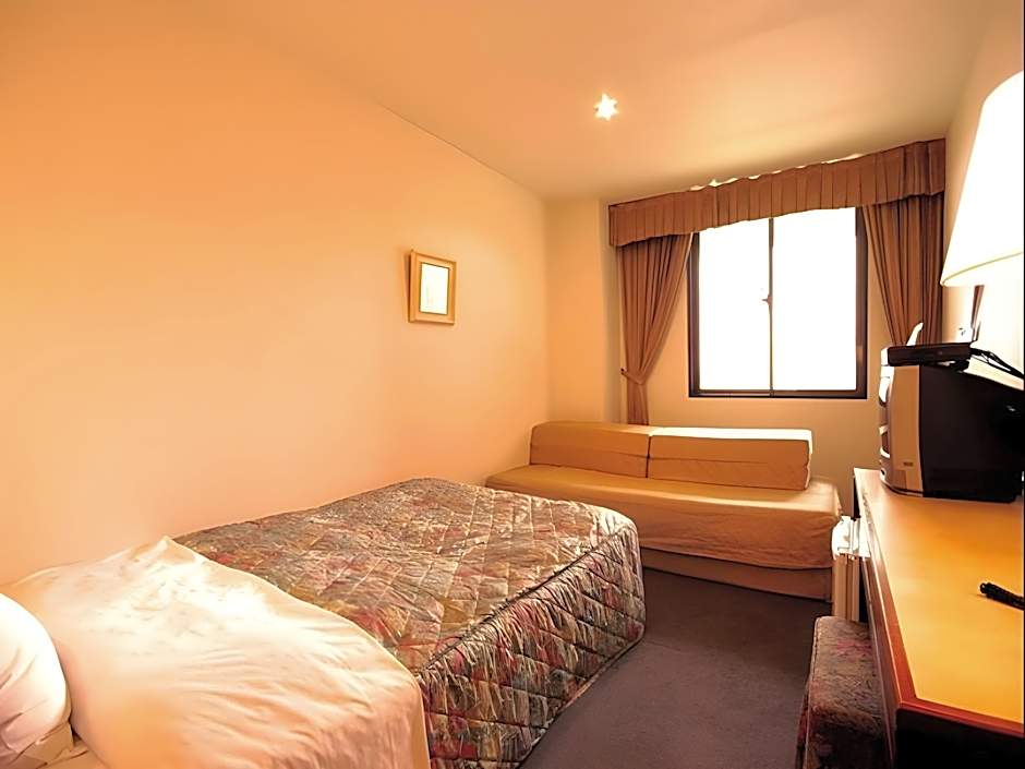 Leo Plaza Hotel
