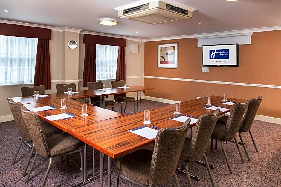 Holiday Inn Express Leeds-East By IHG