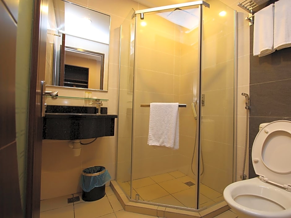 1 City Hotel