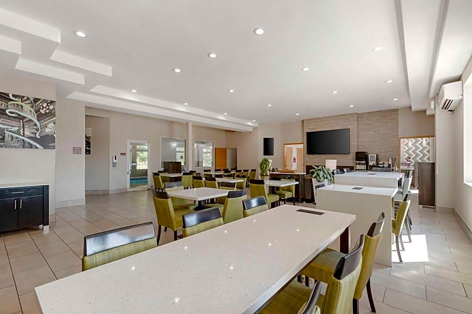 Best Western Plus Des Moines West Inn And Suites