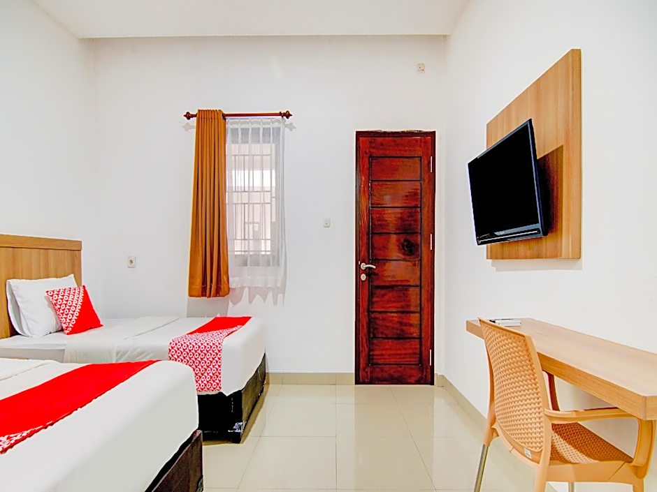 OYO 90233 The Shine Residence