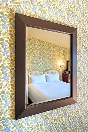 Deluxe Double Room with Lake View