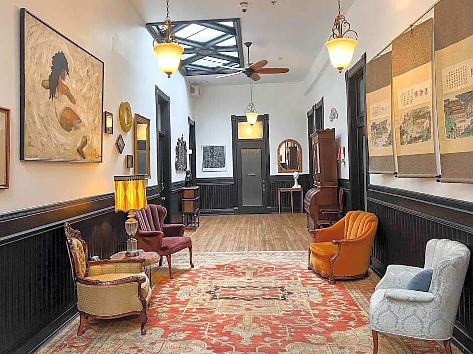 The Oliver Inn