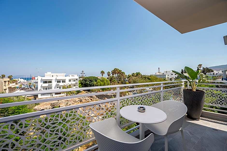 Sonia Hotel & Suites - Adults Only