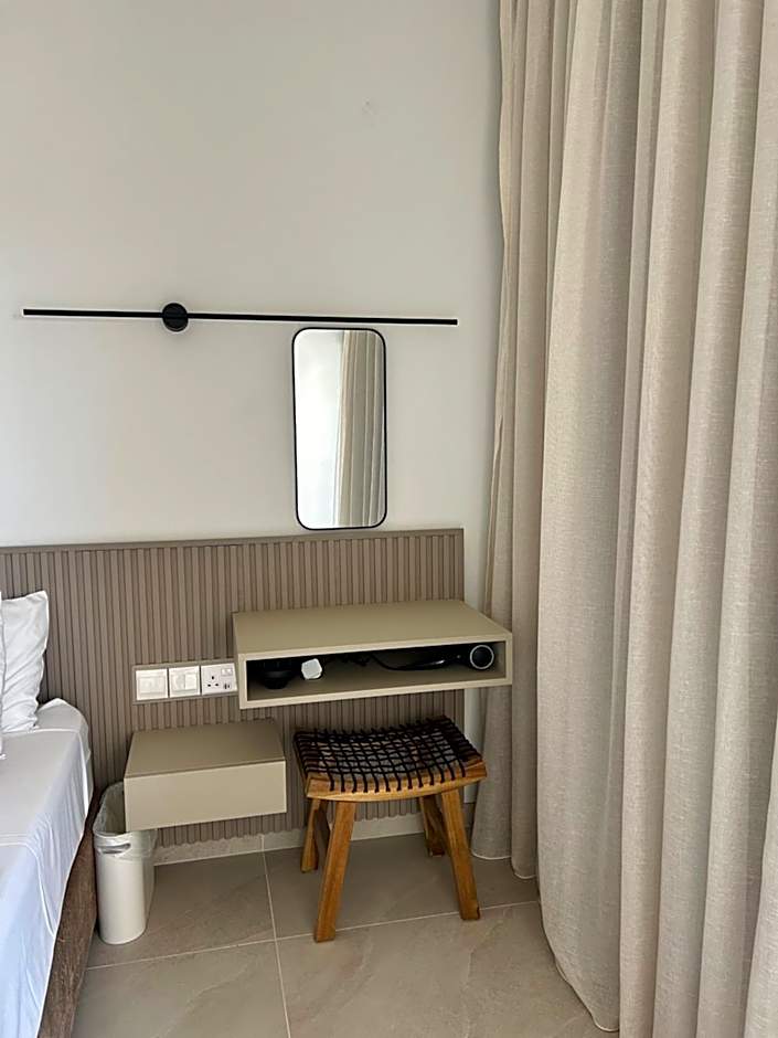 Pigeon Beach Hotel Apartments