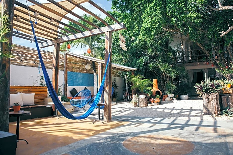 Teetotum hotel