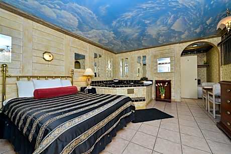 1 King Bed Theme 3 Jetted Tub Non-Smoking