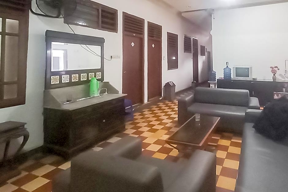 Hotel Malang near Alun Alun Malang RedPartner