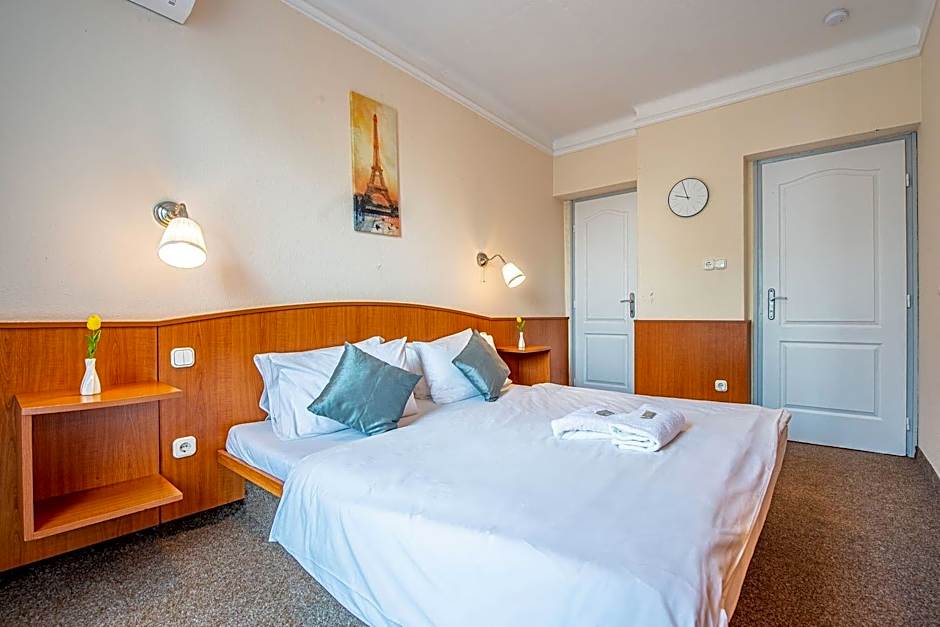 Korona Panzio Budapest
