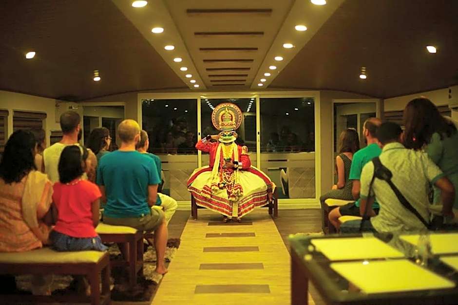 Indiavacationz Houseboats