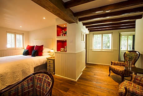 Deluxe Double Room - Coach House