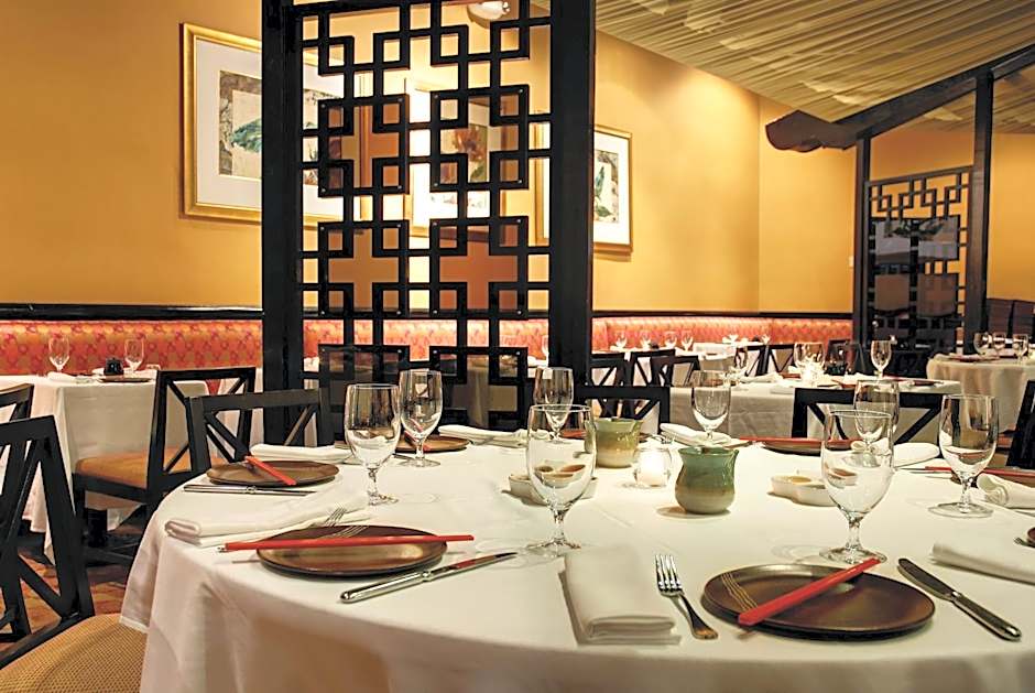 Harborside Resort & Vacation Rentals at Atlantis