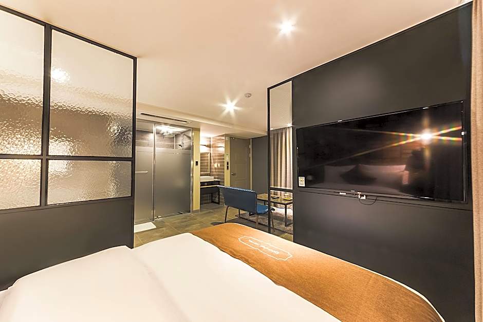 Docking Hotel