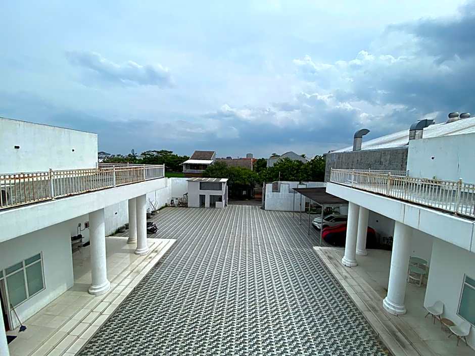 Griya RW Family Guest House Redpartner