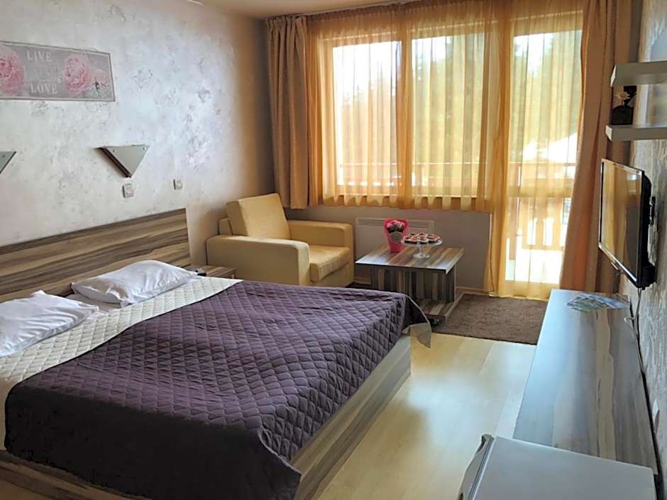 Forest Nook Aparthotel