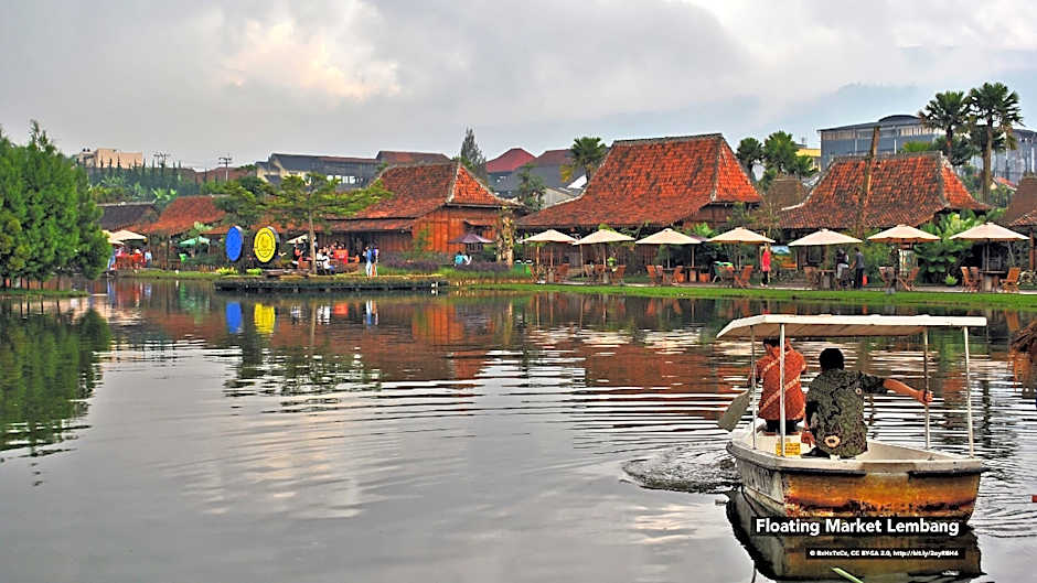 Puri Saras Family Garden Hotel Syariah