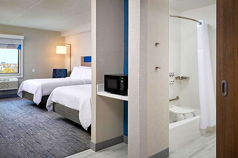 Holiday Inn Express Hamilton Upper James By IHG