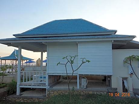One-Bedroom Bungalow