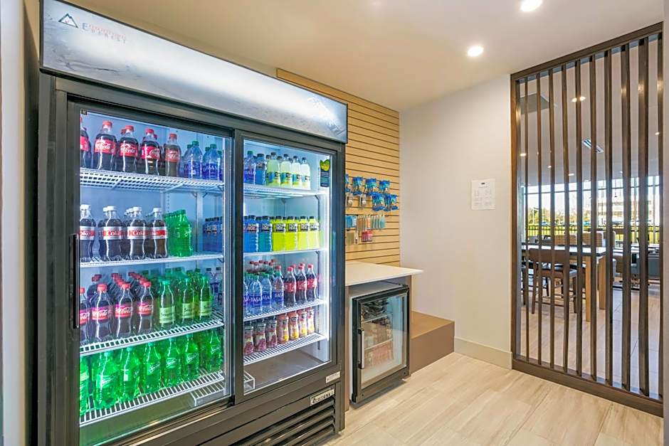 Holiday Inn Express & Suites Jacksonville - Town Center By IHG