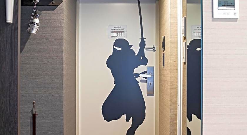 Hotel Ninja Black