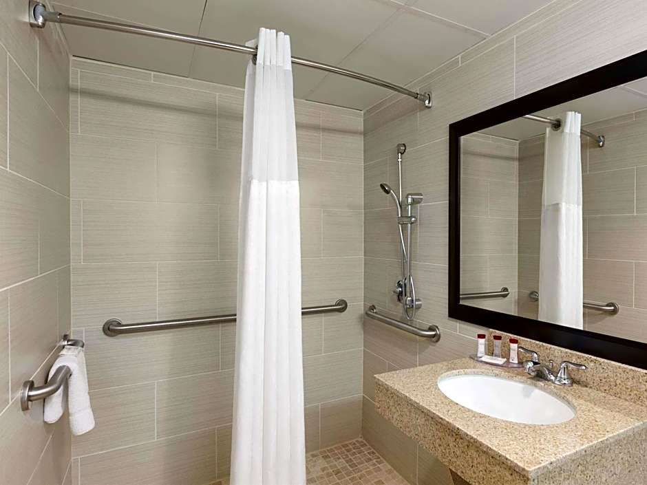 Ramada by Wyndham Rochelle Park Near Paramus