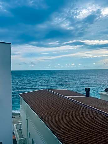 Standard Triple Room with Sea View