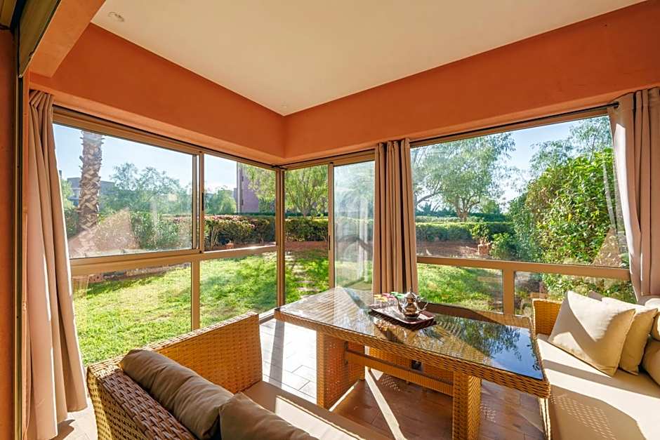 Relax Front Of Pool-Garden-Fibre