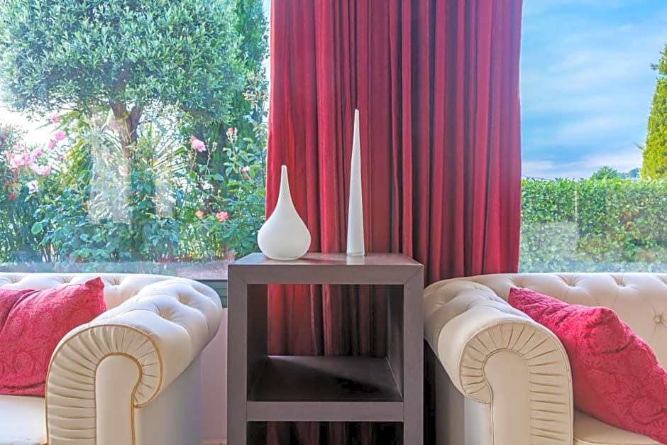 Ai Yannis Suites and Apartments Hotel