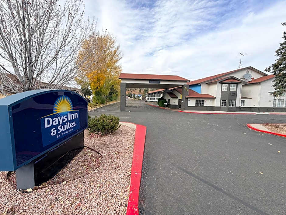 Days Inn & Suites by Wyndham Flagstaff I-40