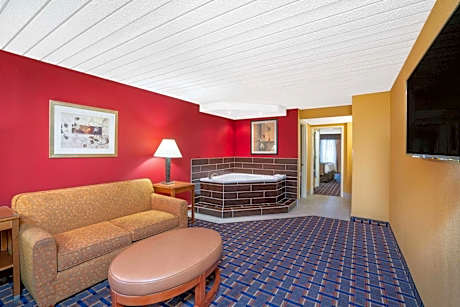 One-Bedroom King Suite - Non-Smoking