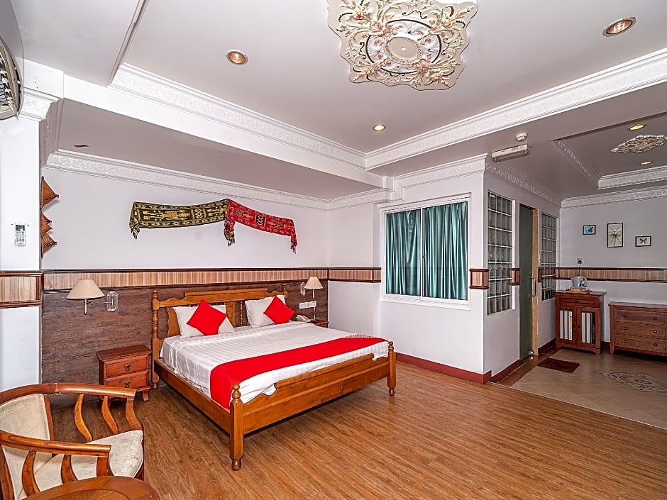 OYO 89864 Hotel Holiday Park