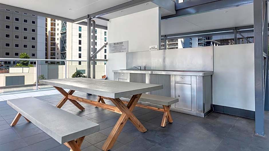 Oaks Brisbane Festival Suites