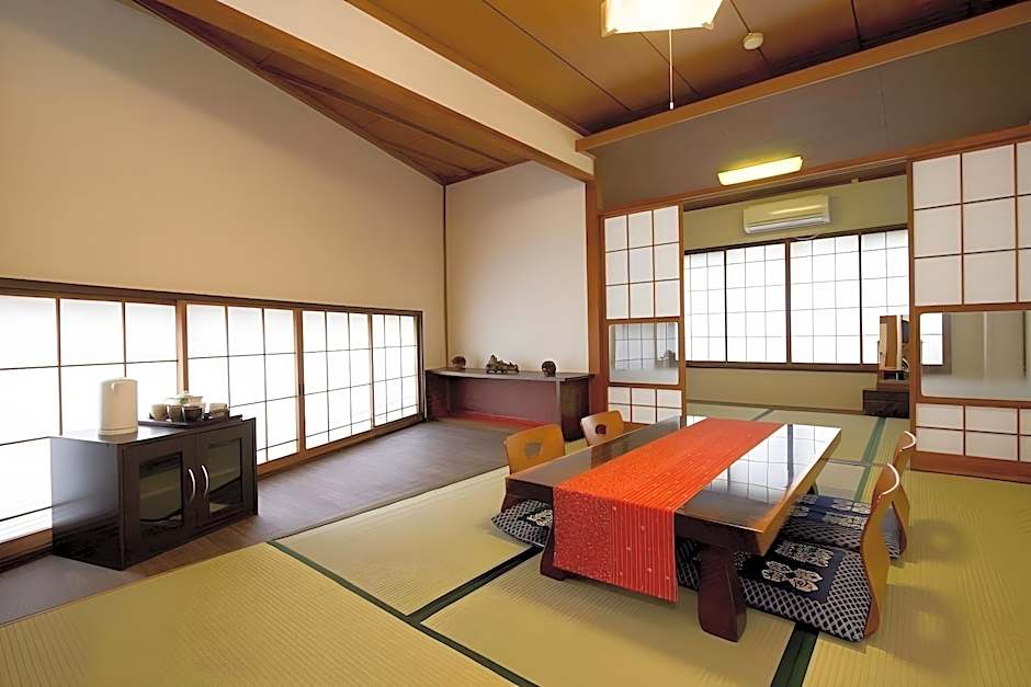 Kawaguchiko Station Inn