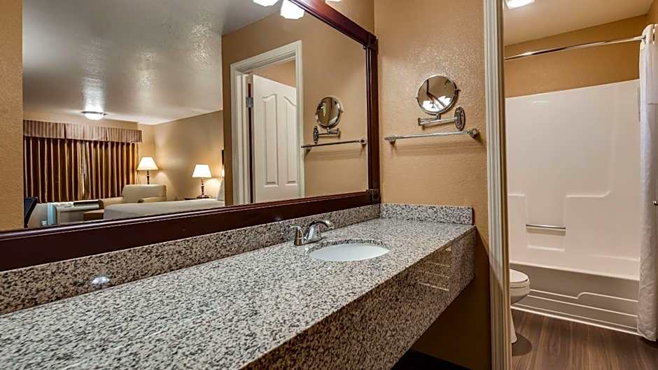 Best Western Country Inn Fortuna