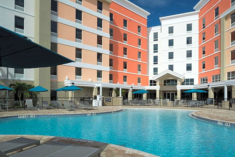 Hampton Inn & Suites Cape Canaveral Cruise Port