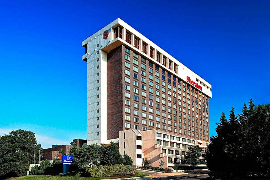 Photo 1 of 60 of Sheraton Pentagon City