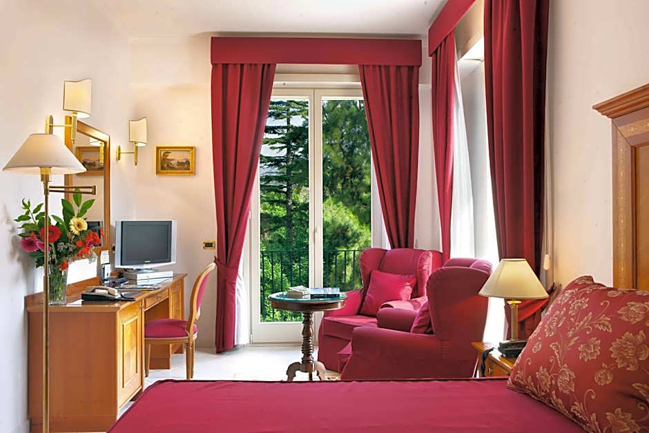 Foto 1 de 4 de Junior Suite, Partial Sea View