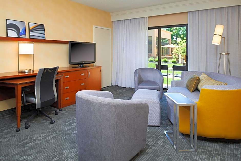 Courtyard By Marriott Columbus Dublin