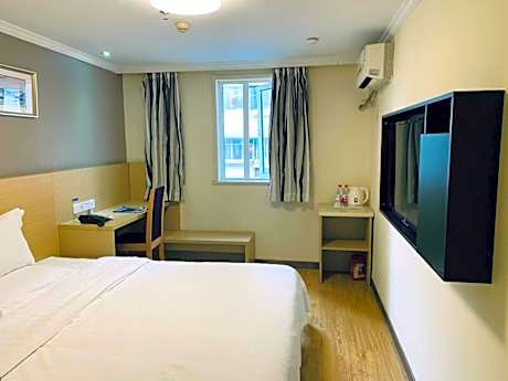 Superior Queen Bed Room