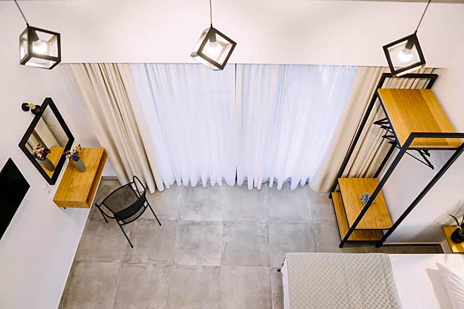 BLUE STONE Luxury Suites