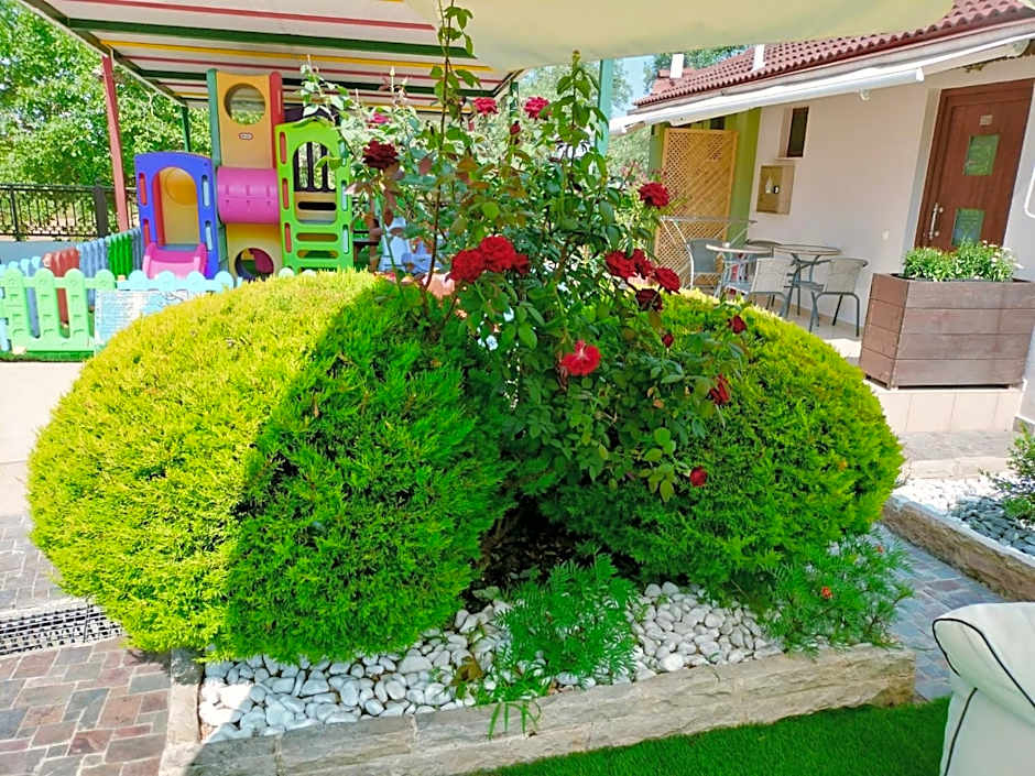 Anassa Deluxe Apartments & Studios
