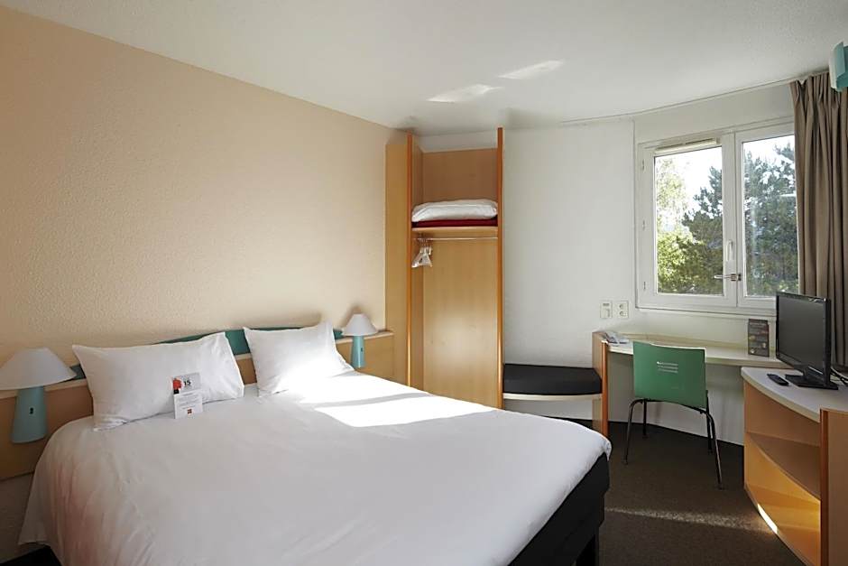 ibis Chartres Ouest Luce