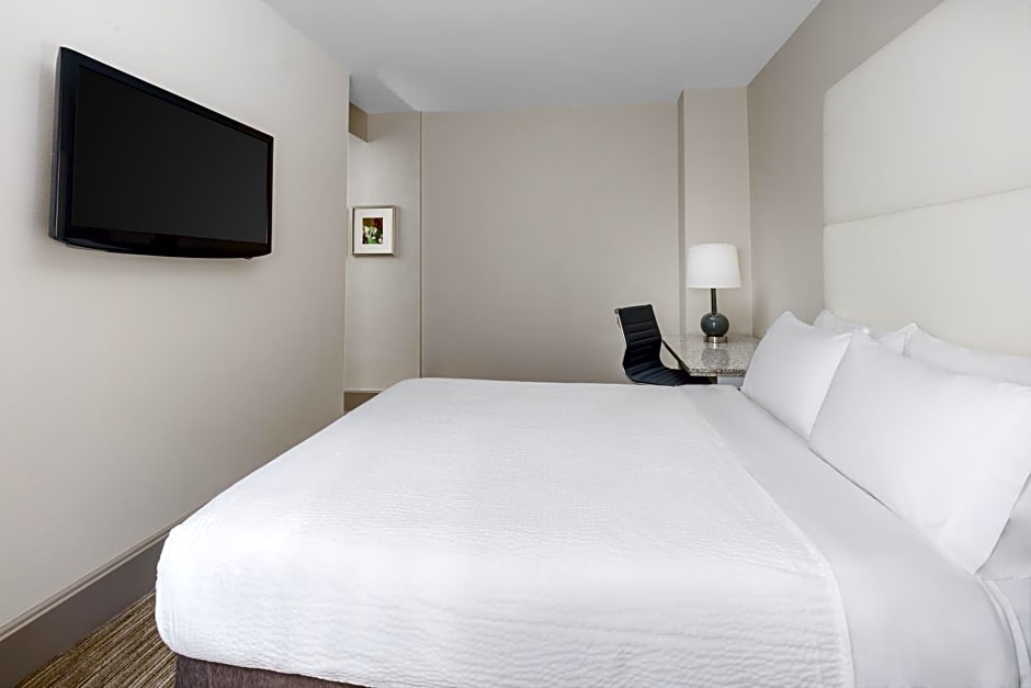 Holiday Inn Express Chicago - Magnificent Mile By IHG