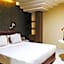 Empress Hotel Makassar City Center by LIFE