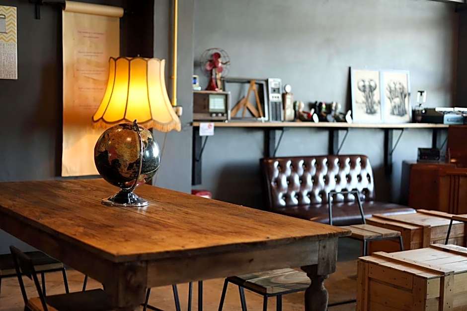 Yimwhan Hostel & Cafe Ayutthaya