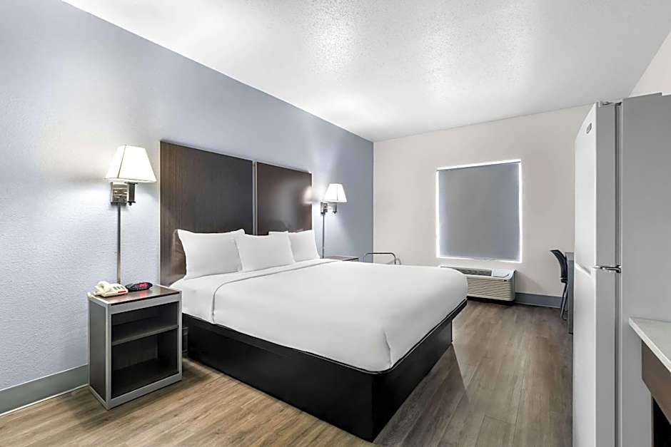 Suburban Studios Chattanooga Northeast - Ooltewah