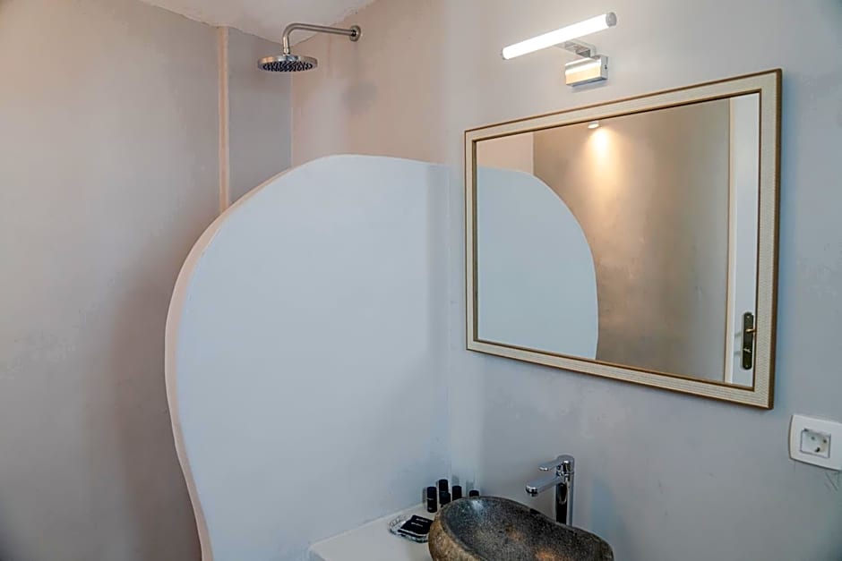 Oyster Luxury Suites